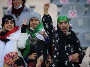 جلسه مهم برای ورود زنان به ورزشگاه‌ها