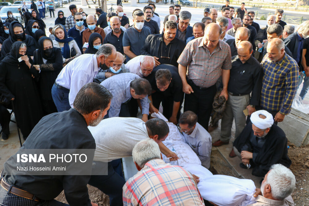 تشییع استاد "درویشعلی بهروان اینانلی" شاعر پیشکسوت در بویین زهرا