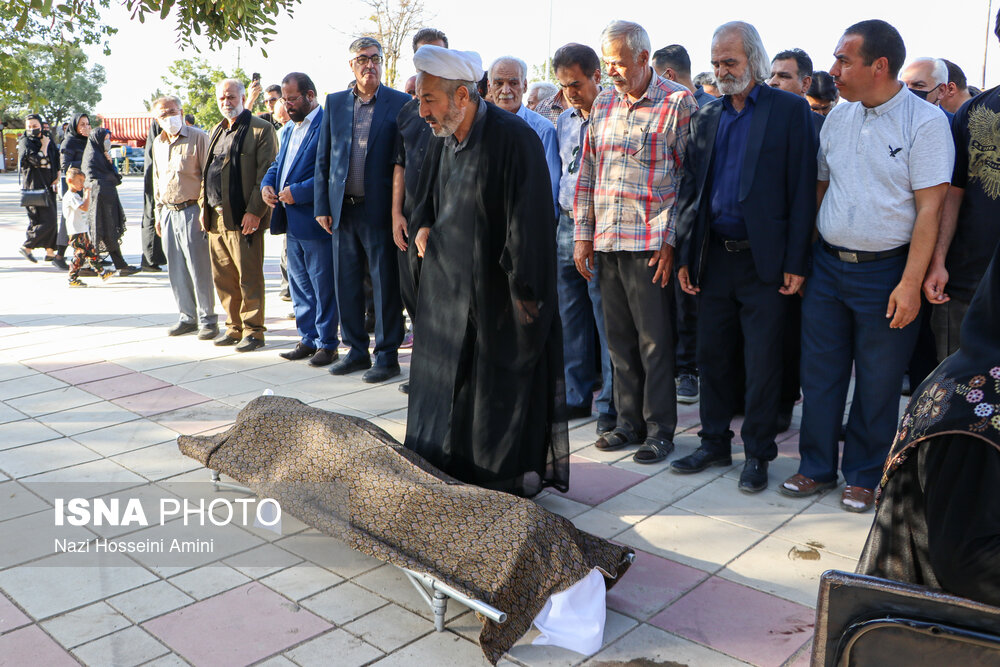 تشییع استاد "درویشعلی بهروان اینانلی" شاعر پیشکسوت در بویین زهرا