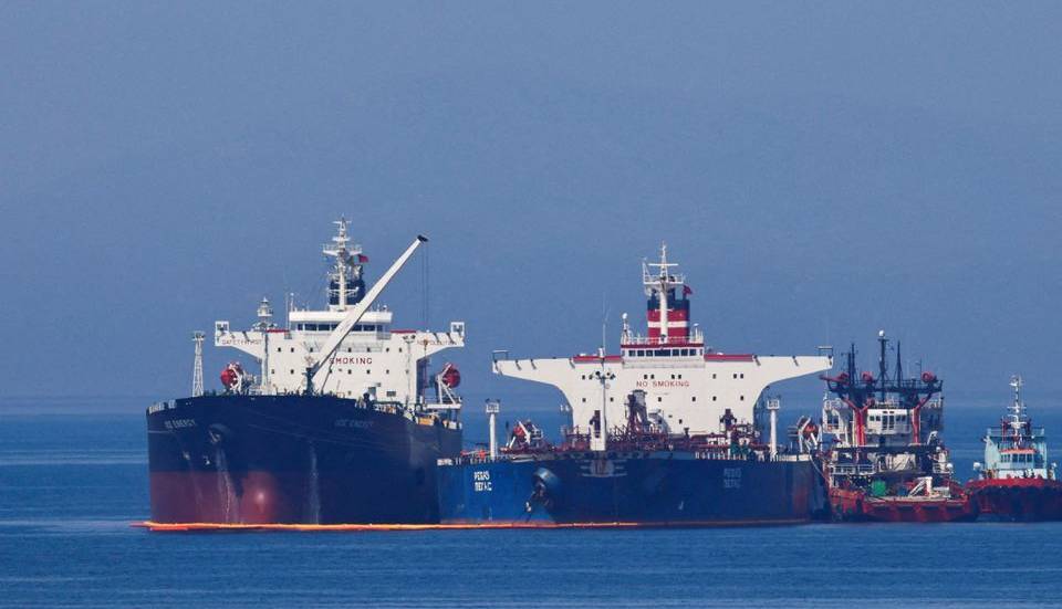 رویترز: نفتکش حامل نفت ایران آماده ترک آب‌های یونان است
