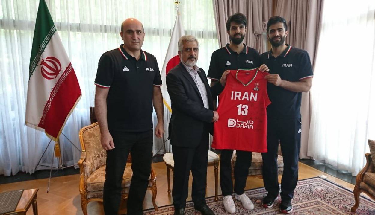 تقدیر و تجلیل از ملی‌پوشان بسکتبال ایران در سفارت ایران در ژاپن