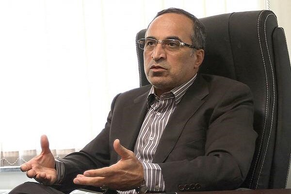 واعظ آشتیانی: آقایان در کمیته بدوی فوتبال مصلحت اندیشی می‌کنند 