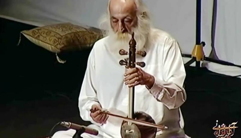 از کمانچه نوازی استاد لطفی لذت ببرید