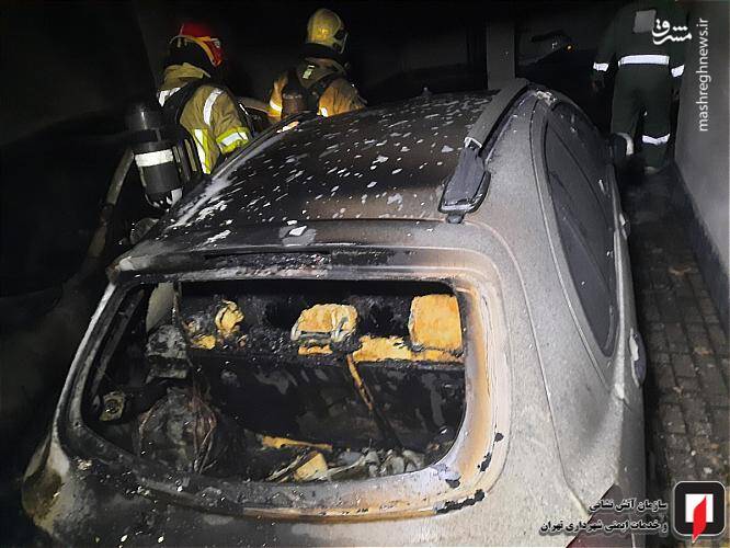 مهار آتش سوزی یک خودرو در ساختمان مسکونی