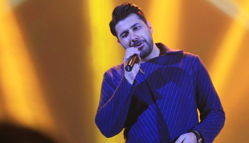 اجرای زیبایی از احسان خواجه امیری در کنسرت 