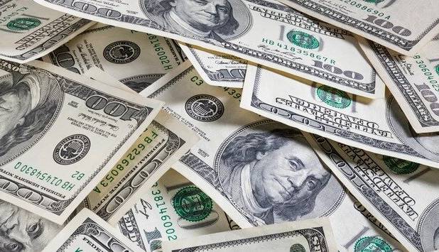 دلار در کف قیمت سه ماهه