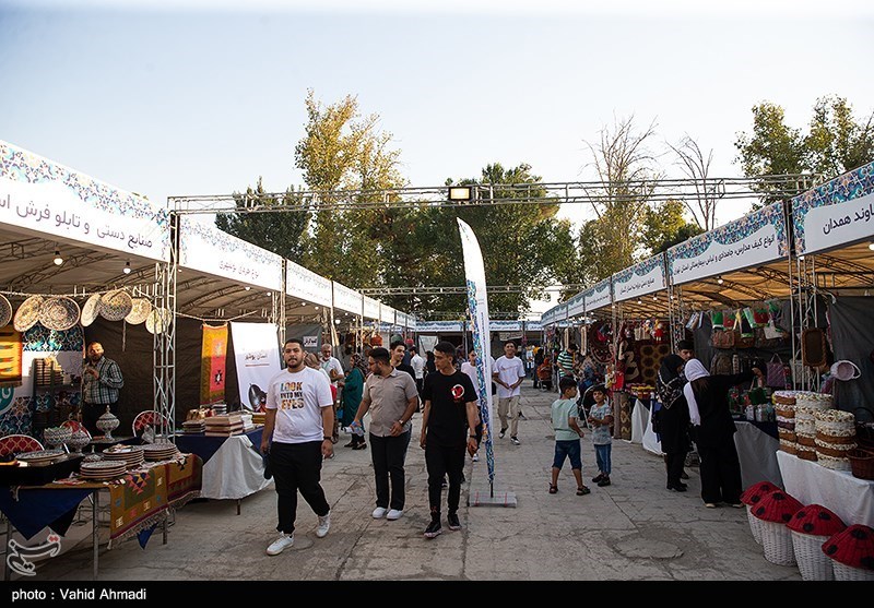 عکس/ نمایشگاهی برای عرضه محصولات مناطق محروم توسط بنیاد علوی