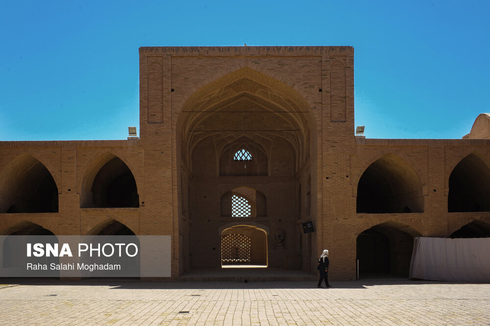 مسجد جامع اردستان نخستین مسجد جامع چهار ایوانی