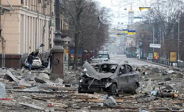 انگلیس: روسیه به بمباران شهر خارکیف ادامه می‌دهد
