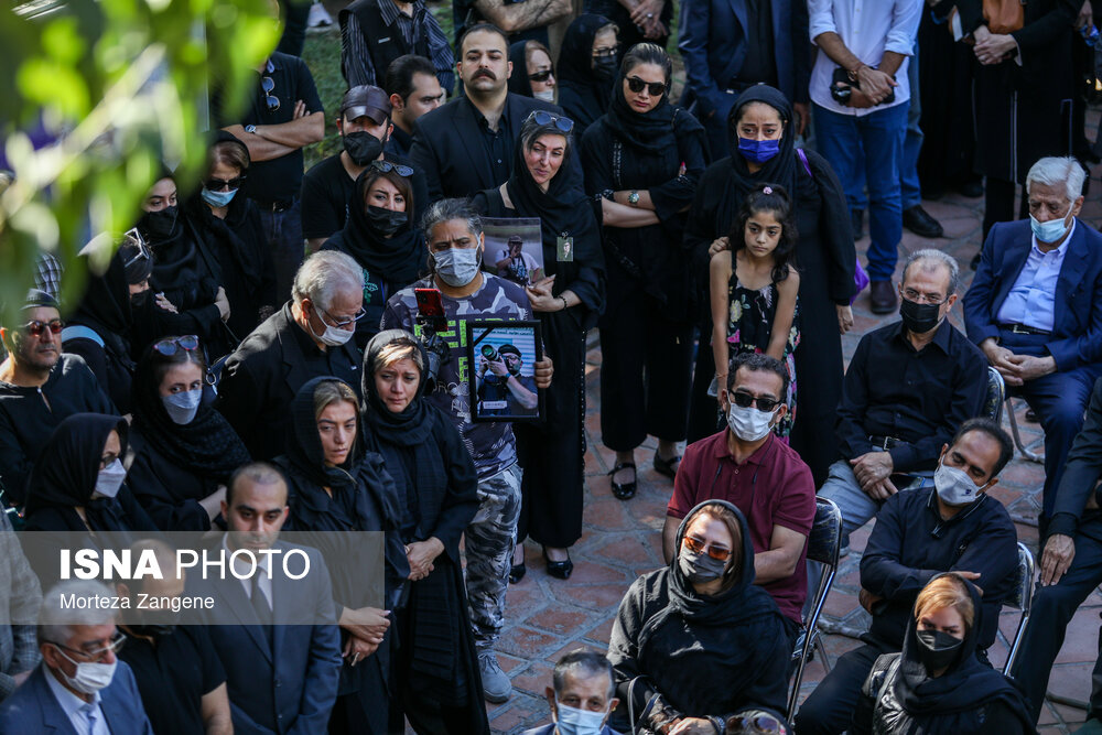 عکس/ مراسم تشییع پیکر «بابک برزویه» عکاس پیشکسوت ایران