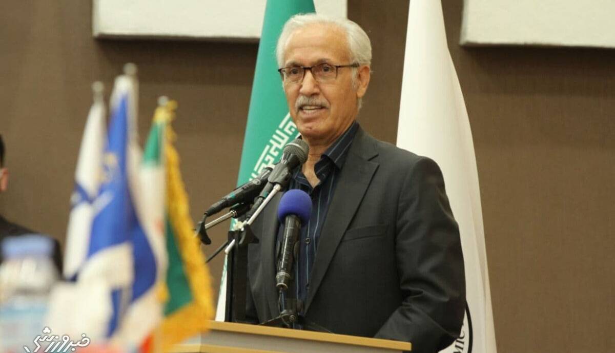 جواد خیابانی سالی یکی دوبار از این حرف‌ ها می‌ زند؛ جدی نگیرید!