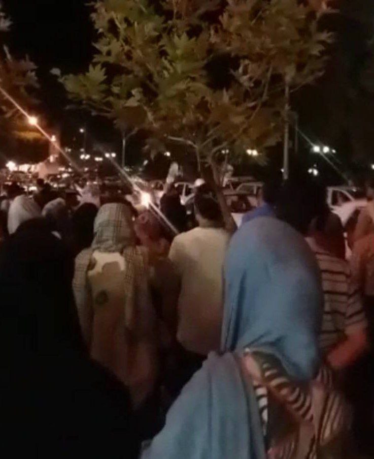 اعتراض شبانه مردم همدان به مشکل بیآبی