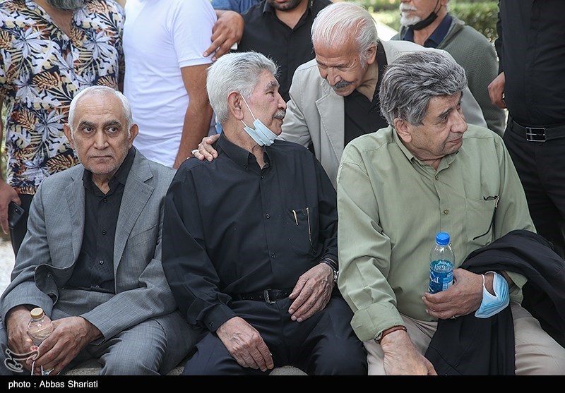 عکس/ مراسم خاکسپاری "منوچهر اسماعیلی" صدای ماندگار دوبله