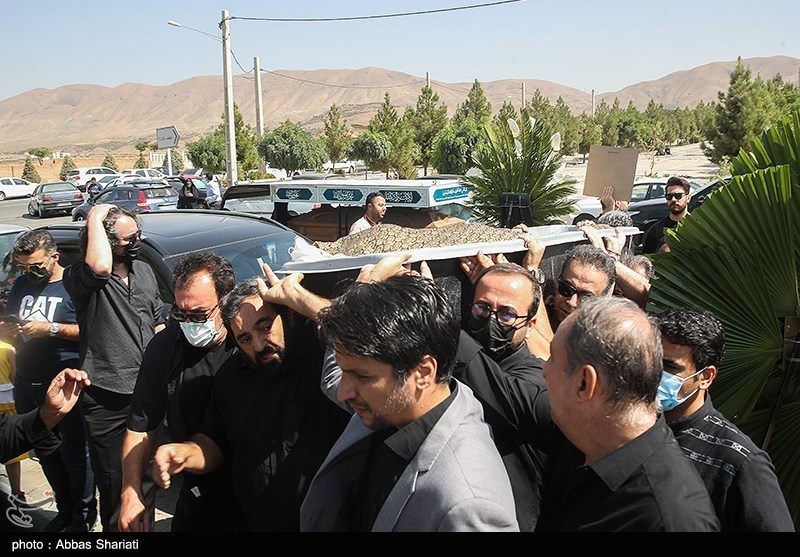 عکس/ مراسم خاکسپاری "منوچهر اسماعیلی" صدای ماندگار دوبله