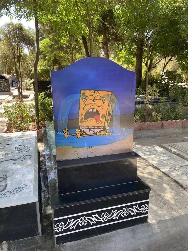 بازتاب تصویر یک سنگ قبر در فضای مجازی