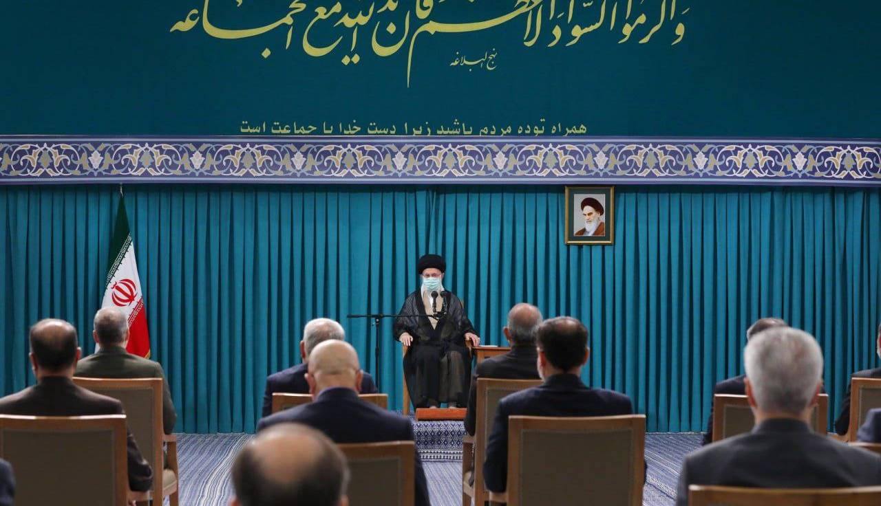 نمره قبولی رهبر انقلاب به عملکرد یکساله دولت رئیسی
