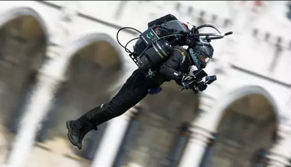 انسان و جت پک؛ بالاخره آدم‌های پرنده به خیابان‌ها می‌آیند