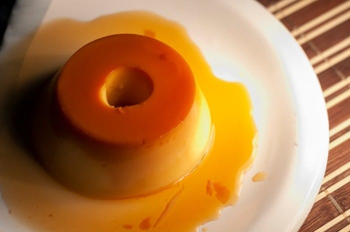 آموزش طرز تهیه کیک کرم کاراملی با جزئیات کامل