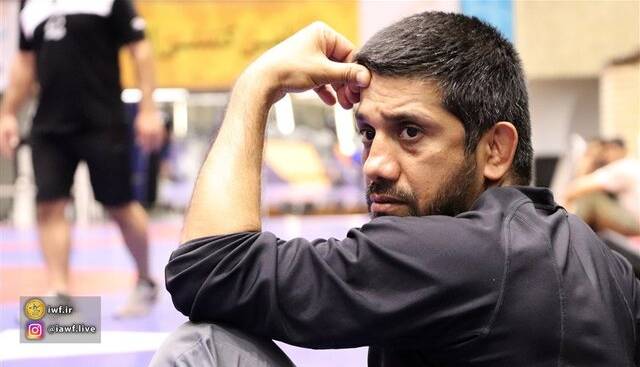 چرا علیرضا دبیر شانسی در بلگراد ندارد؟