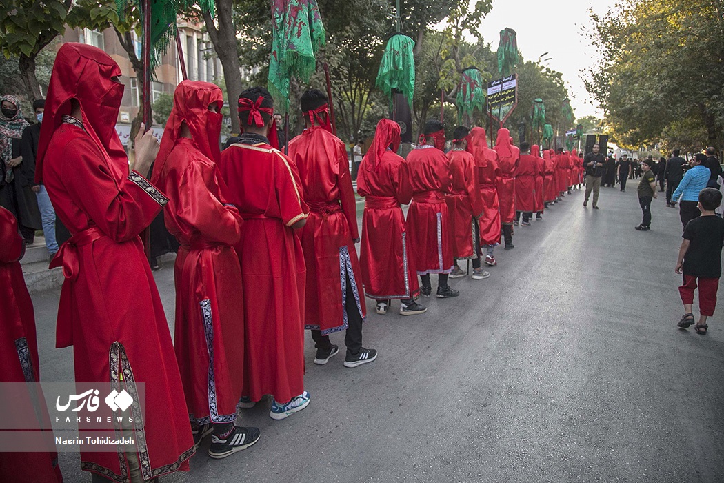 عکس/ کاروان نمادین« اسرای کربلا» در کرمانشاه