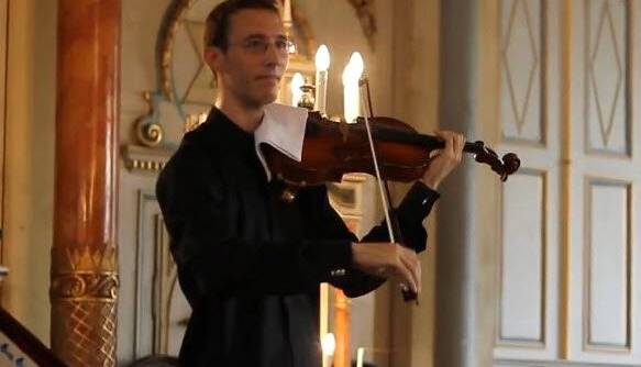 واکنش دیدنی یک نوازنده به زنگ خوردن ناگهانی موبایل در کنسرتش