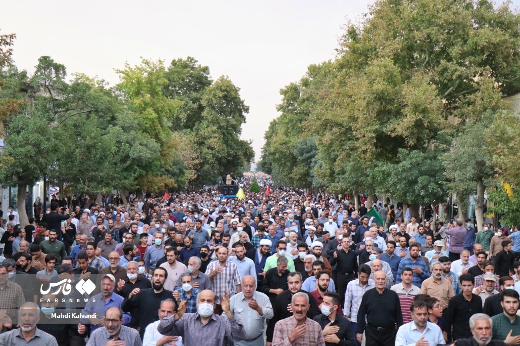تجمع اعتراضی مردم همدان علیه هتک حرمت آستان مقدس امامزاده عبدالله