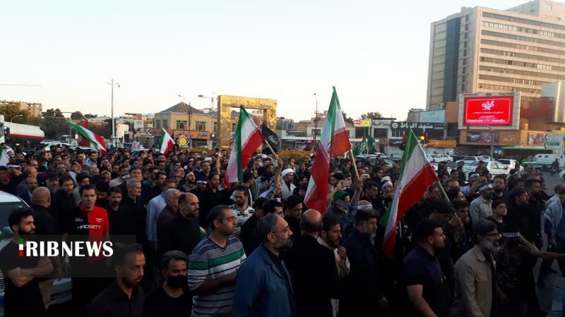تجمع مردم مشهد در پی حمله به موکب‌های زائران امام رضا(ع) و توهین به مقدسات