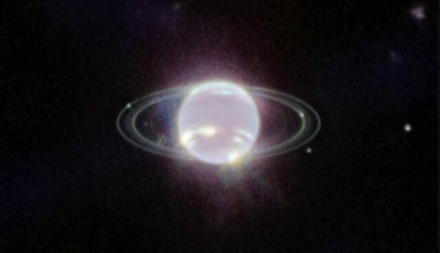تصویر خیره‌کننده جیمز وب از حلقه‌ها و قمرهای سیاره نپتون