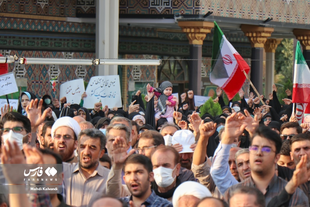 تجمع اعتراضی مردم همدان علیه هتک حرمت آستان مقدس امامزاده عبدالله