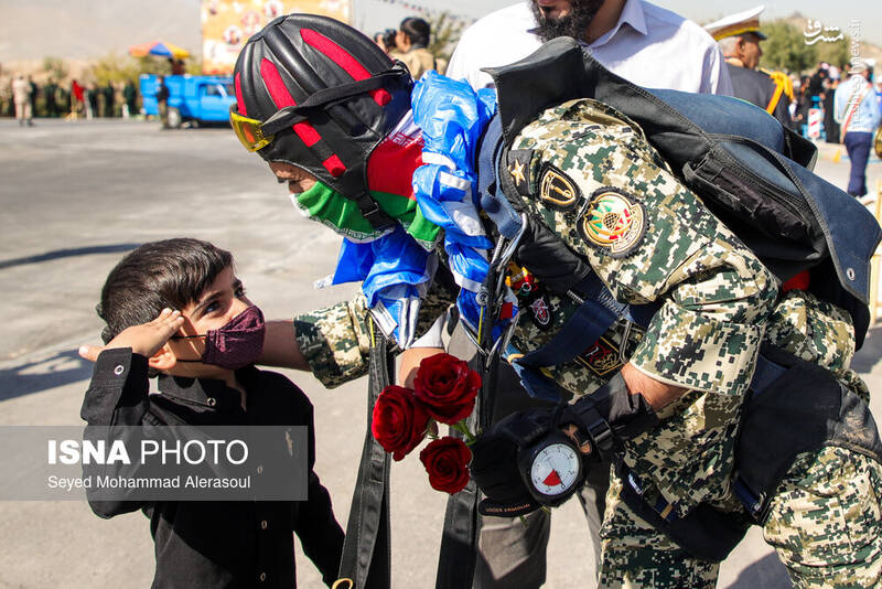 عکس/ تصویری جالب در حاشیه‌ی رژه نیروهای مسلح