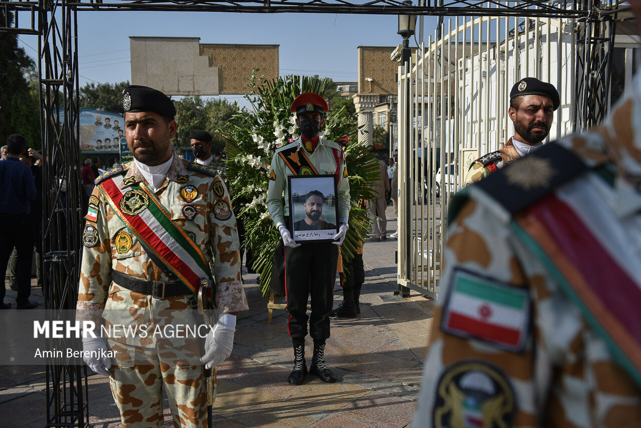 تشییع پیکر شهید «رضا زارع‌ مویدی» شهید مدافع امنیت در شیراز