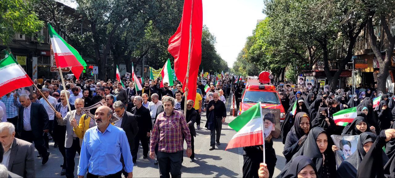 عکس/ راهپیمایی نمازگزاران تبریز در محکومیت اغتشاشات اخیر 