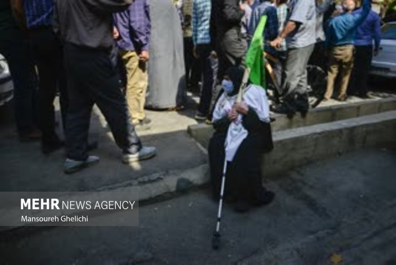 تصاویری در حاشیه راهپیمایی شاهرودی ها پس از نماز جمعه 