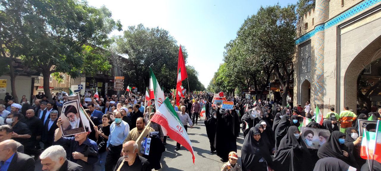 عکس/ راهپیمایی نمازگزاران تبریز در محکومیت اغتشاشات اخیر 