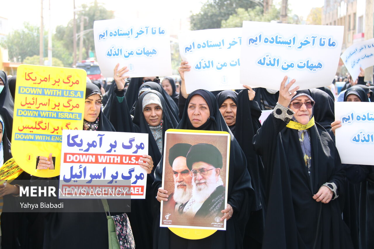 عکس/ راهپیمایی کرمانشاهی ها پس از اقامه نماز جمعه