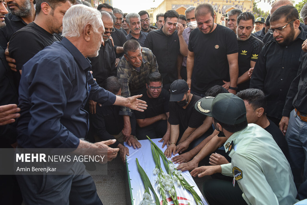 تشییع پیکر شهید «رضا زارع‌ مویدی» شهید مدافع امنیت در شیراز