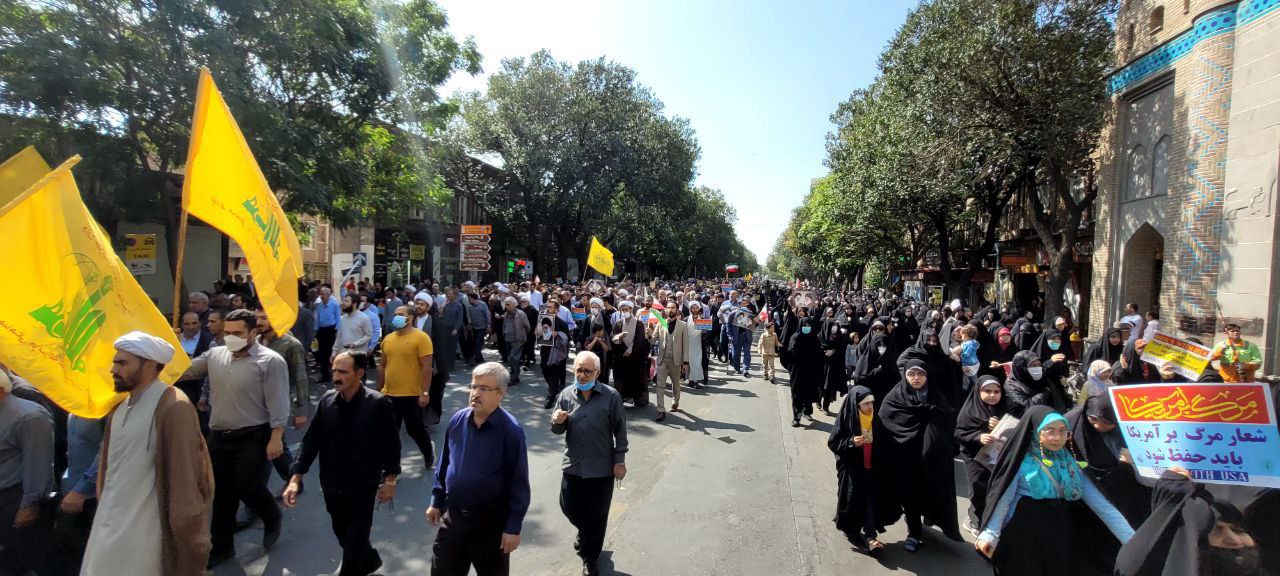عکس/ راهپیمایی نمازگزاران تبریز در محکومیت اغتشاشات اخیر 