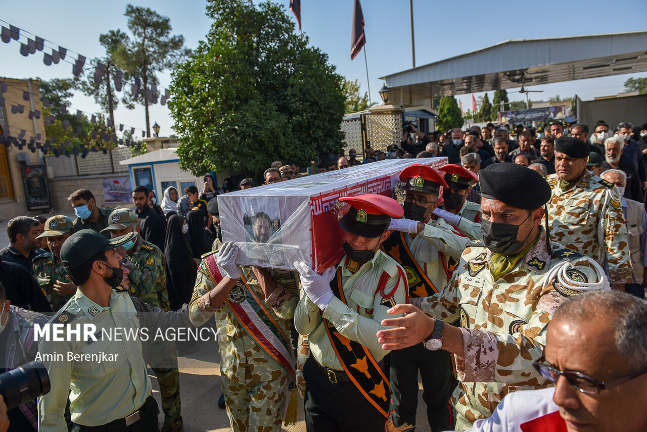 تشییع پیکر شهید «رضا زارع‌ مویدی» شهید مدافع امنیت در شیراز