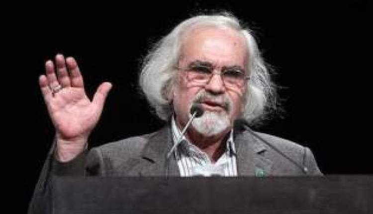 شعری از محمدعلی مجاهدی: سوخت آن سان که ندیدند تنش را، حتی