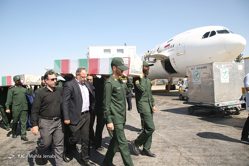 عکس/ تشییع سه شهید گمنام در کرمان