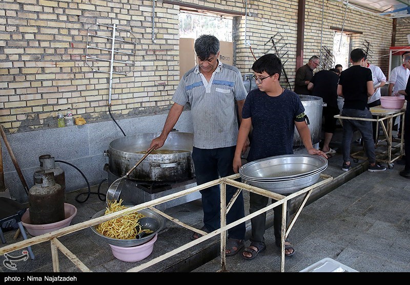 عکس/ پیاده‌روی زائران امام رضا (ع)