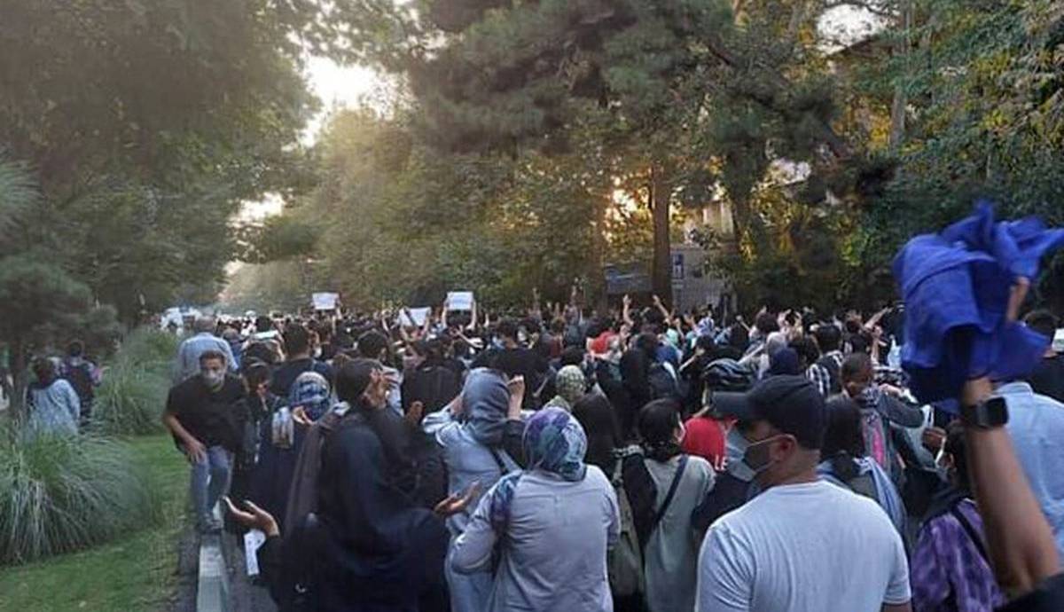 کدام فعالان سیاسی و روزنامهنگاران بازداشت شدند؟