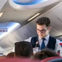 مشت مسافر بی اعصاب به مهماندار هواپیما