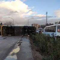 تصادف اتوبوس مسافربری با درخت در اصفهان