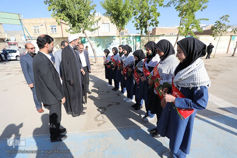 زنگ بازگشایی مدارس در همدان