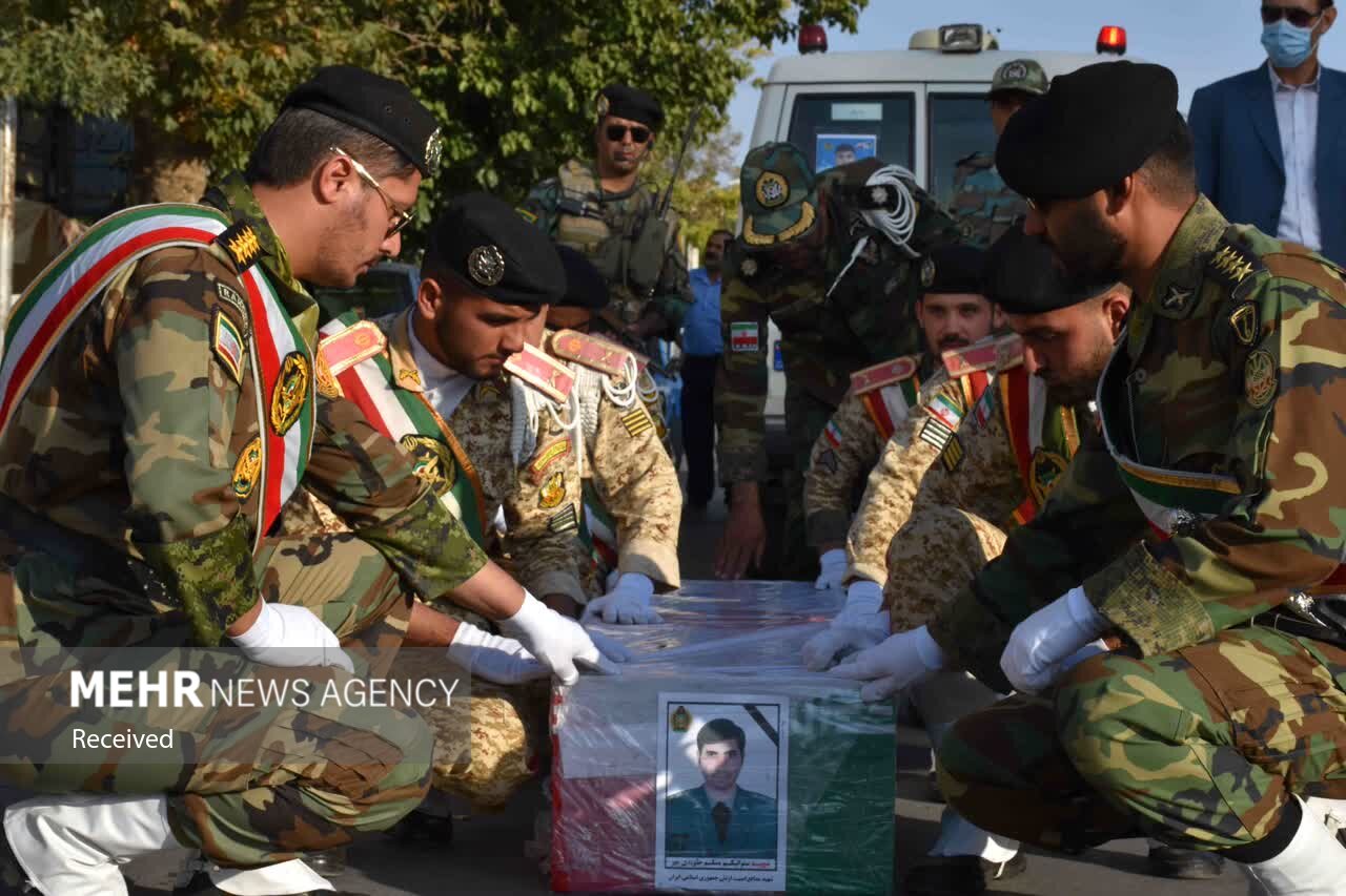 عکس/ تشییع پیکر شهید «مسلم جاویدی‌مهر» شهید مدافع امنیت در قوچان