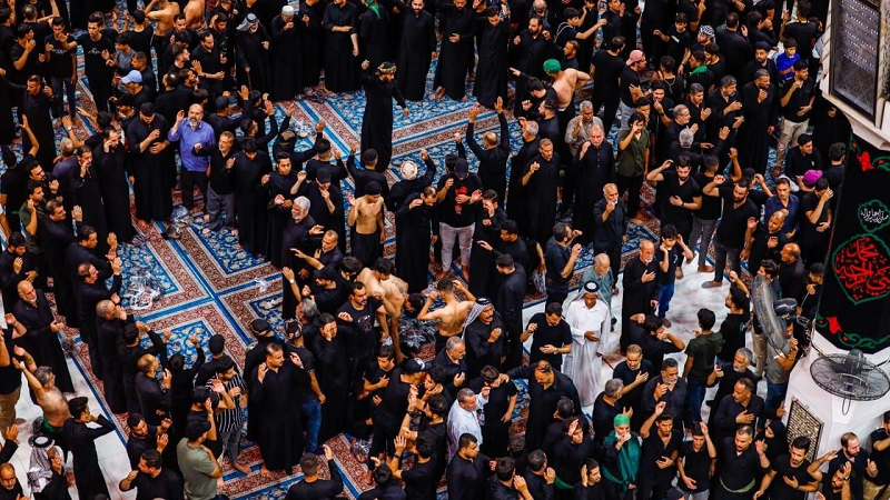 حضور زائران در سالروز وفات پیامبر اسلام(ص) در نجف 