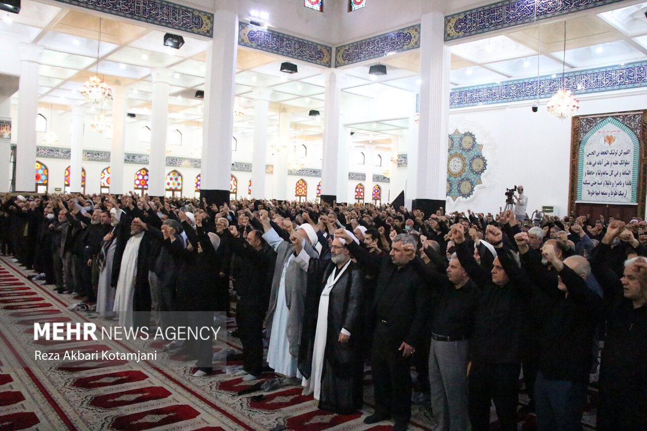 تجمع امت رسول الله (ص) در رشت زیر باران 