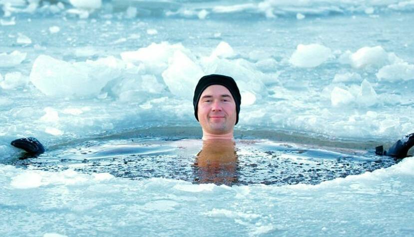 دانشمندان: شنا در آب‌های سرد می‌تواند برای کاهش وزن و پیشگیری از دیابت مفید باشد