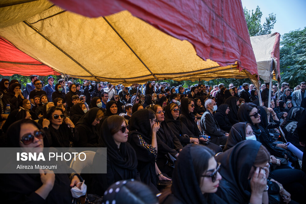 عکس/ چهره ها در مراسم خاکسپاری امین تارخ